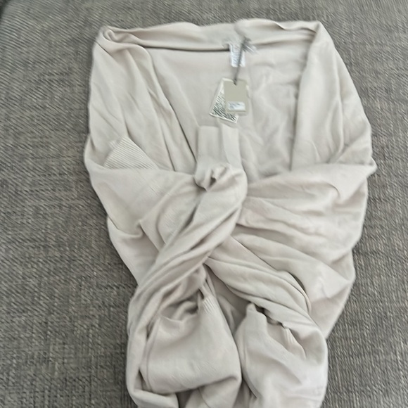 Barefoot Dreams CozyChic Ultra Lite Blanket Wrap 3x almond - Picture 6 of 6